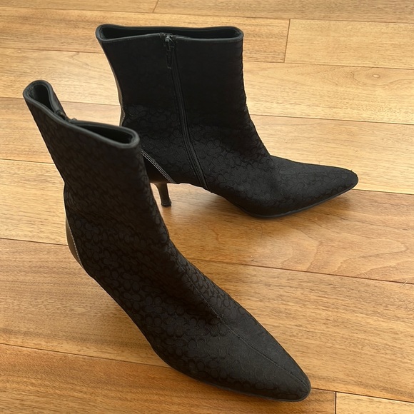 COACH jacquard monogram pointed toe boots, like new, women’s size 8.5 - Picture 2 of 6
